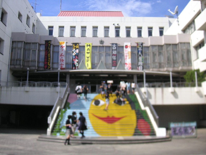 日本动画里的校园祭为什么常见